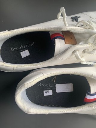 Zapatillas blancas de hombre Brooksfield