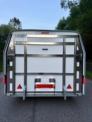 Portes EXCLUSIVOS de vehiculos alta gama