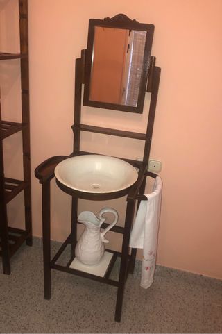 Mobili da bagno antichi