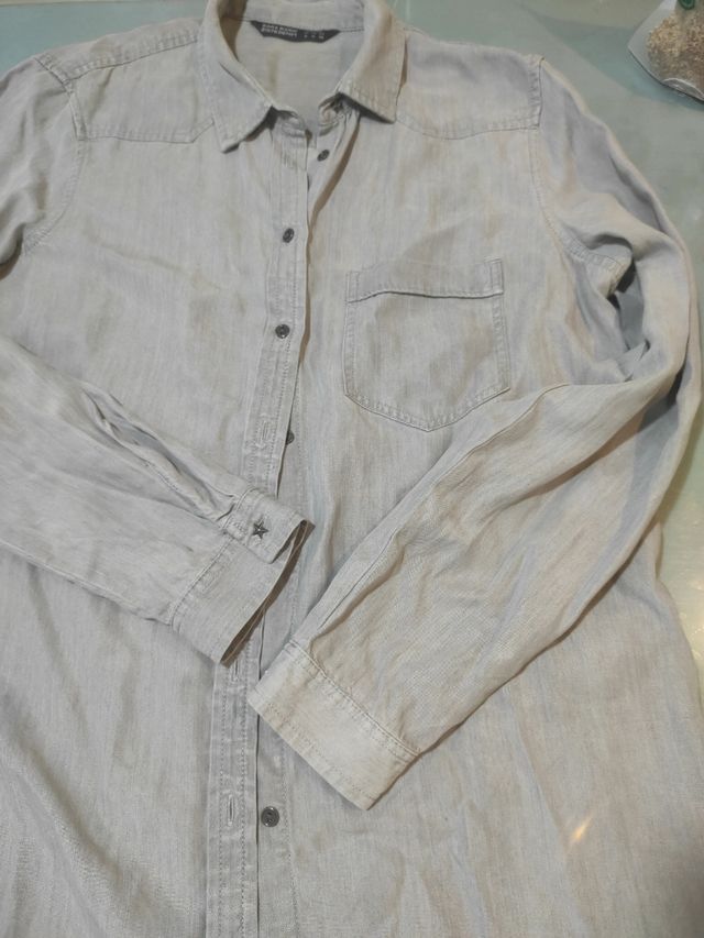 camisa vaquera fluida gris Zara