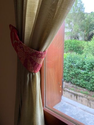 CORTINAS de hilo color verde oliva