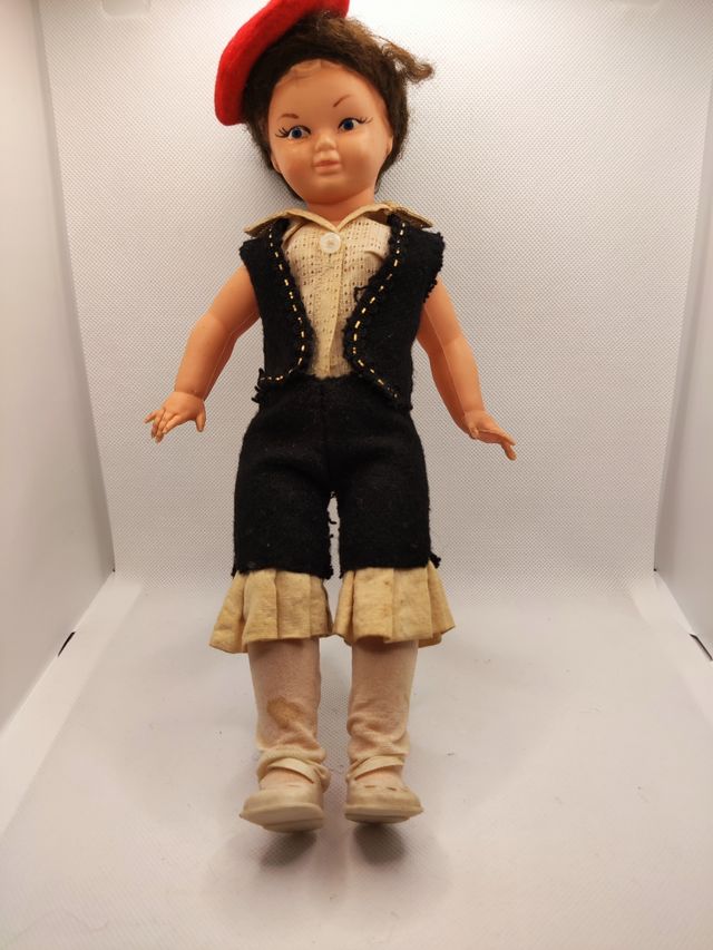 Vecchia Bambola Arlechino in Abiti Tradizionali