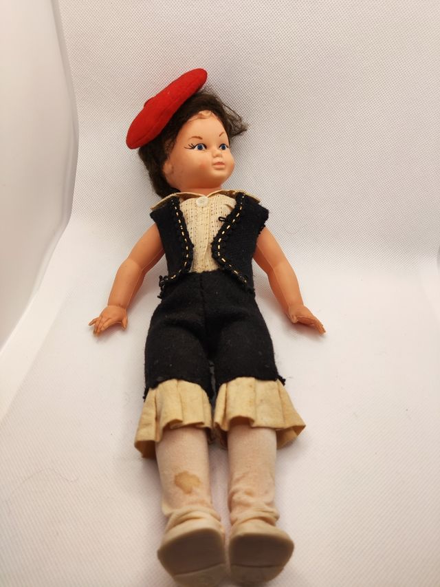 Vecchia Bambola Arlechino in Abiti Tradizionali