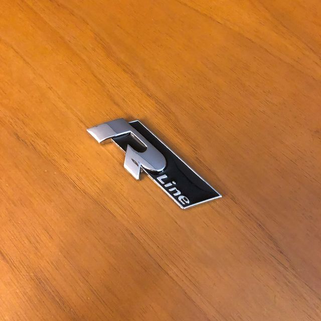 Stemma logo R Line Volkswagen nero 76x24mm