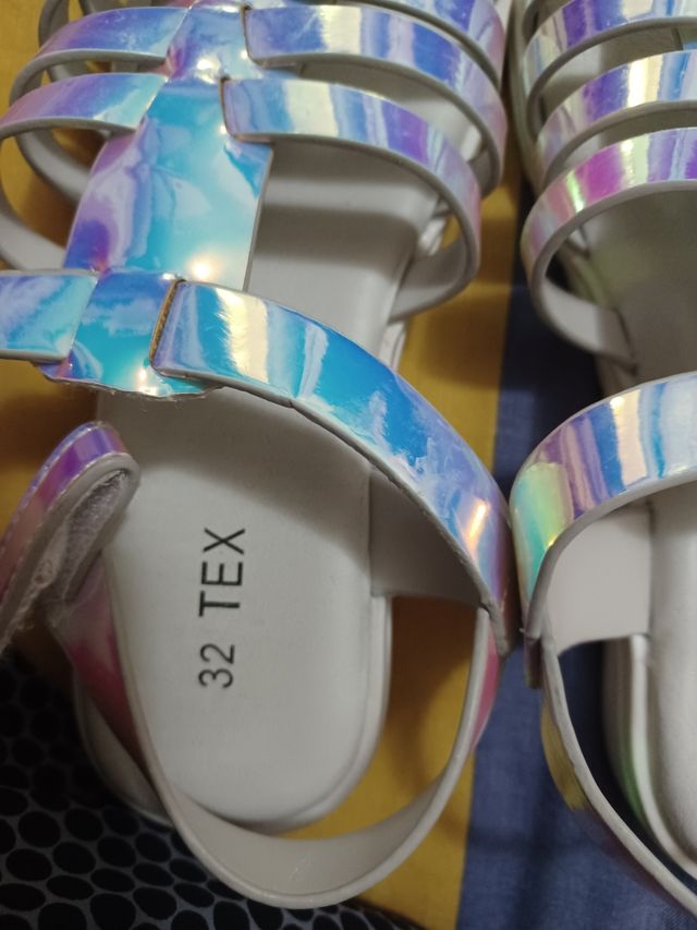 Lote de sandalia de niña