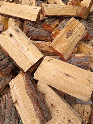 LEÑA DE PINO. Transporte incluido