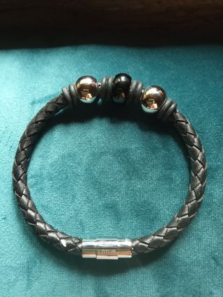 Pulsera Lotus acero y cuero.