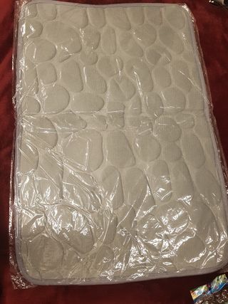 Alfombra baño gris relieve