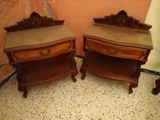 Cama y mesas de noche