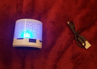 Altavoz mini coche LED bluetooth 