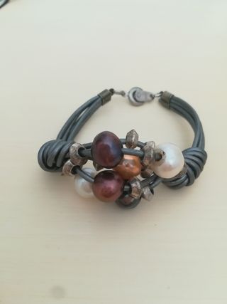 Pulsera de perlas de colores