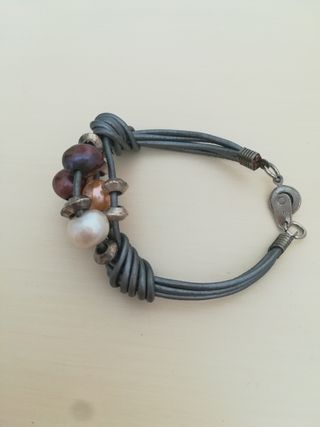 Pulsera de perlas de colores