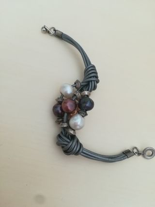 Pulsera de perlas de colores