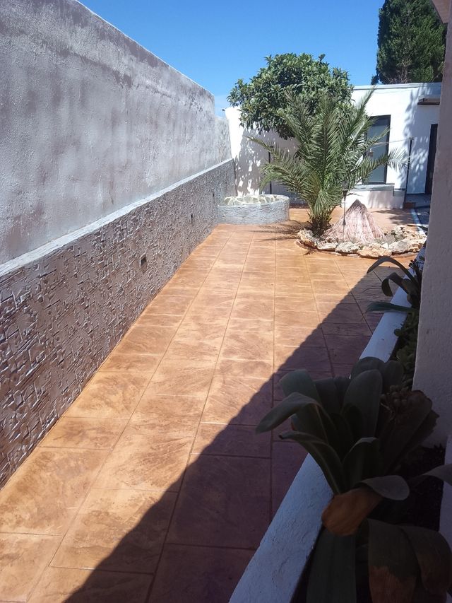 hormigón impreso y fratasado vertical