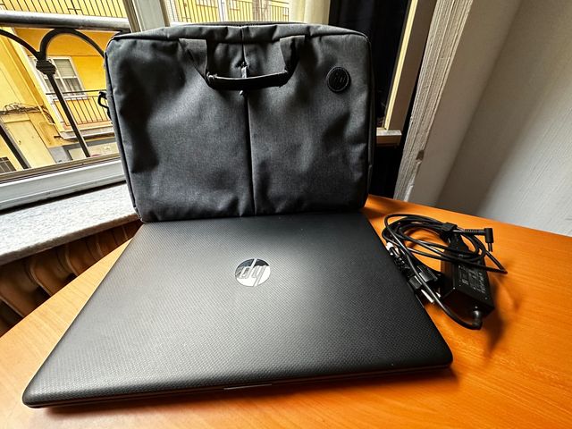Hp Laptop 15-db1xxx de segunda mano por 220 EUR en Salamanca en WALLAPOP