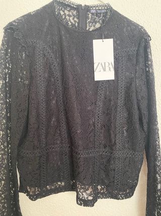 Blusa negra encaje ZARA 