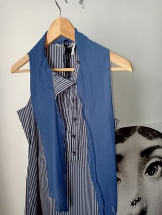 Top Silvian Heach con foulard applicato