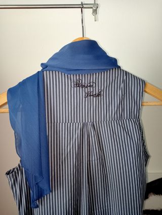 Top Silvian Heach con foulard applicato