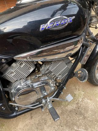 Moyo kymco venox negra 250