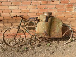 Bicicleta antigua "lechera"