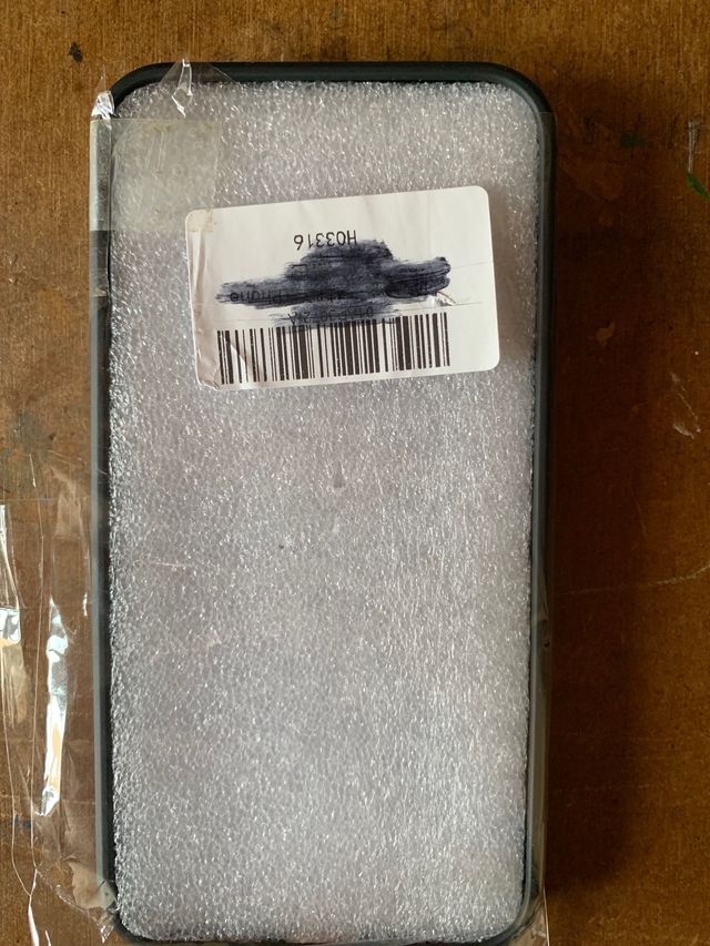 Funda iPhone XR. Nova a estrenar. Negre.