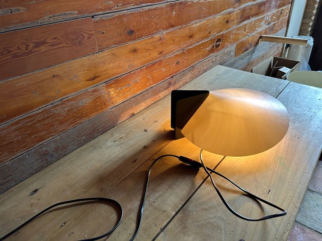 Lámpara vintage de mesa  diseño italiano años 80’