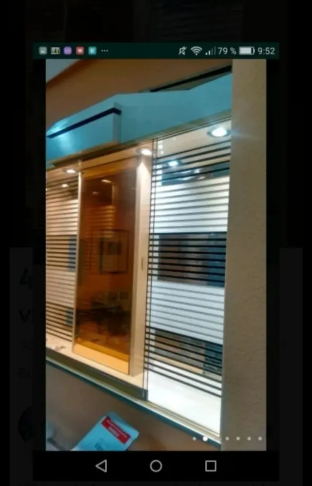 OFERTA . Vitrina sin cristales.