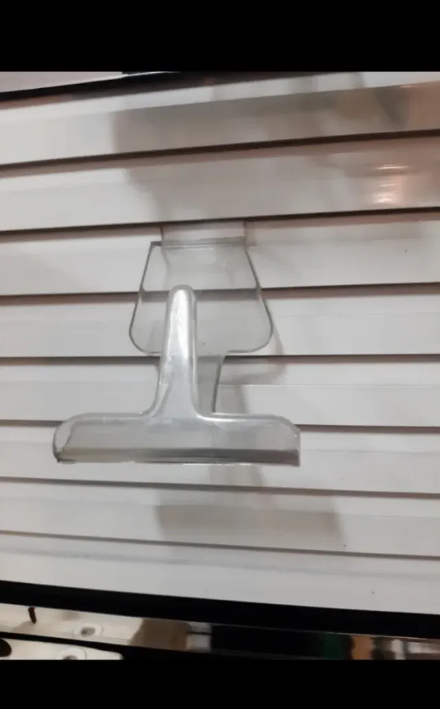 OFERTA . Vitrina sin cristales.