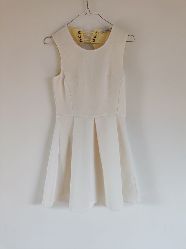 Vestido branco com forro amarelo Tiffosi