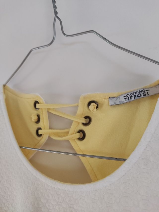 Vestido branco com forro amarelo Tiffosi