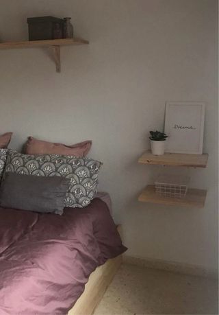 Habitación nórdica madera y armario