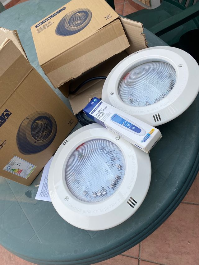 Focos rgb piscina Astralpool