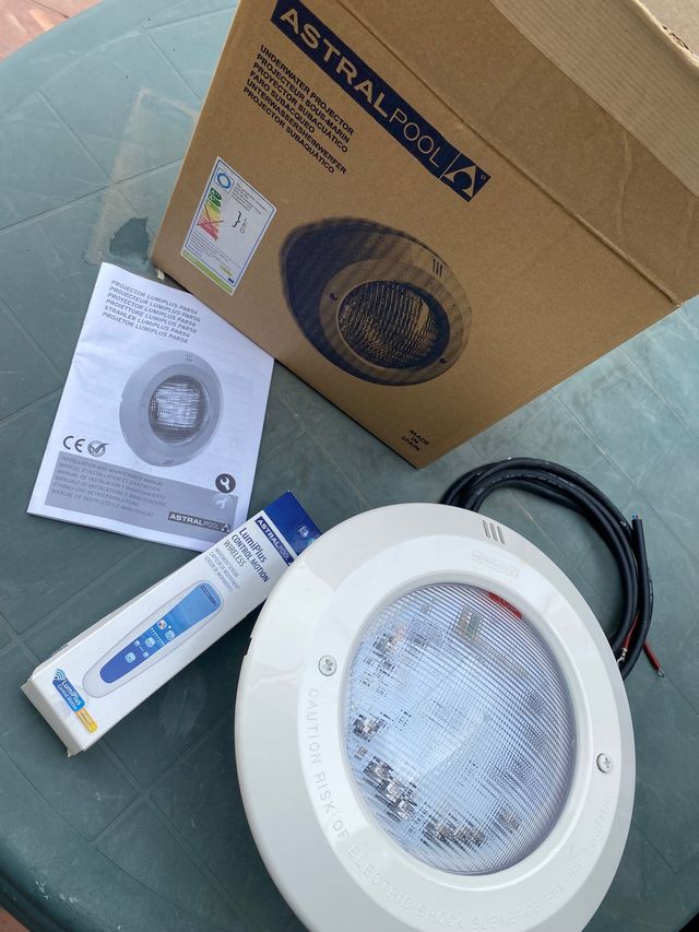 Focos rgb piscina Astralpool