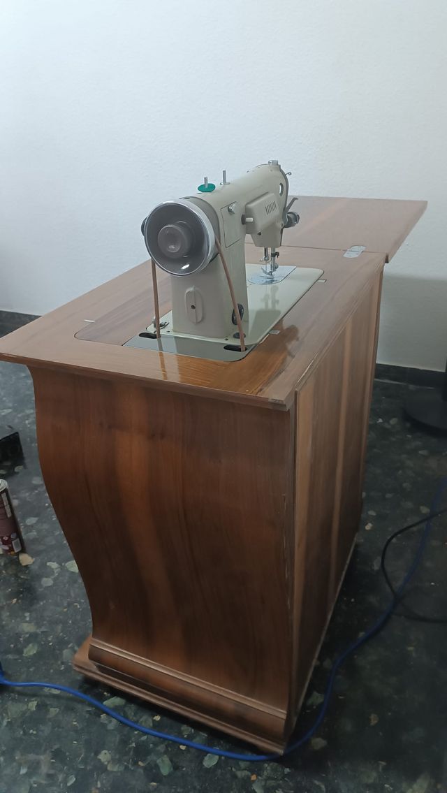 maquina de coser antigua ALFA con mueble Luis XV