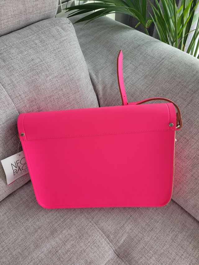 bolso color rosa