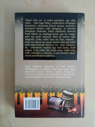 Libros en estonio. Novela negra.