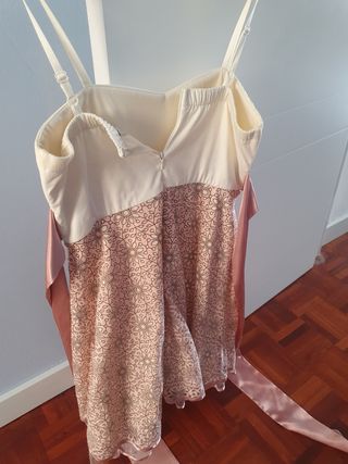 Precioso vestido corto de fiesta