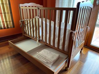 Cuna de madera