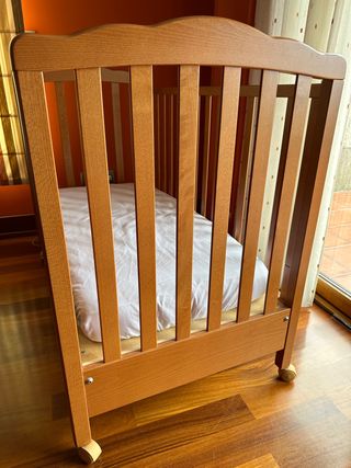 Cuna de madera