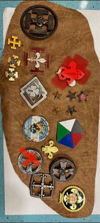 Lote insignias scouts III