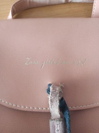 Dos bolsos niña Zara azul y beige  5€ cada uno.