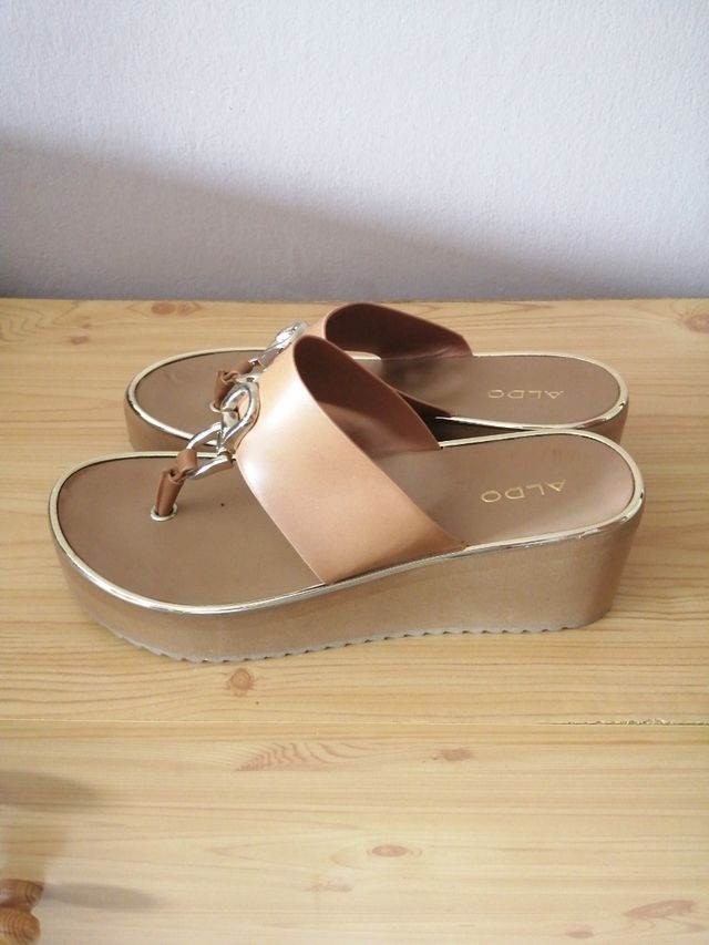 sandalia de piel N-38. 5