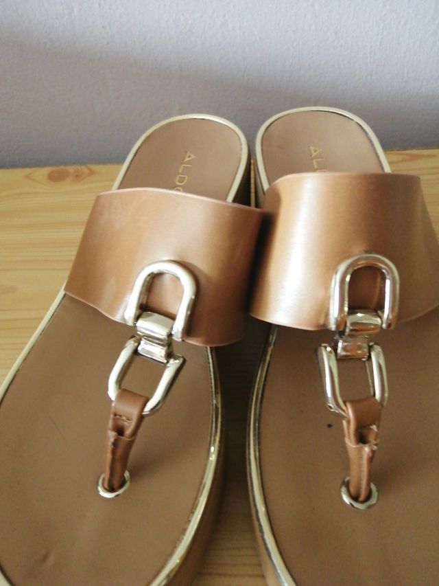 sandalia de piel N-38. 5