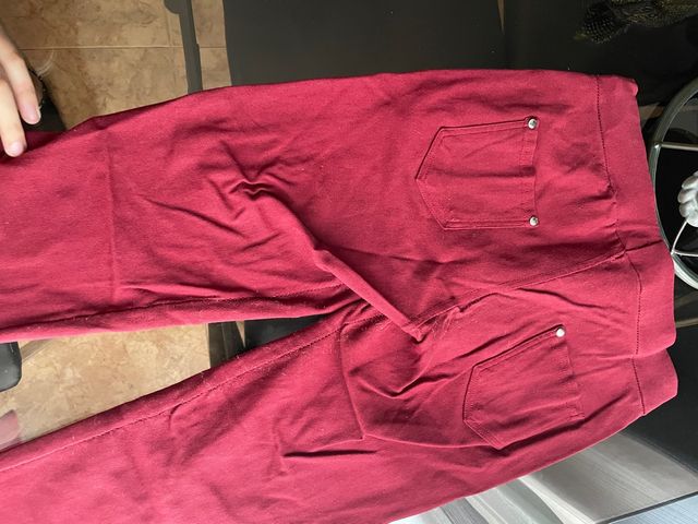 Vaquero elástico rojo