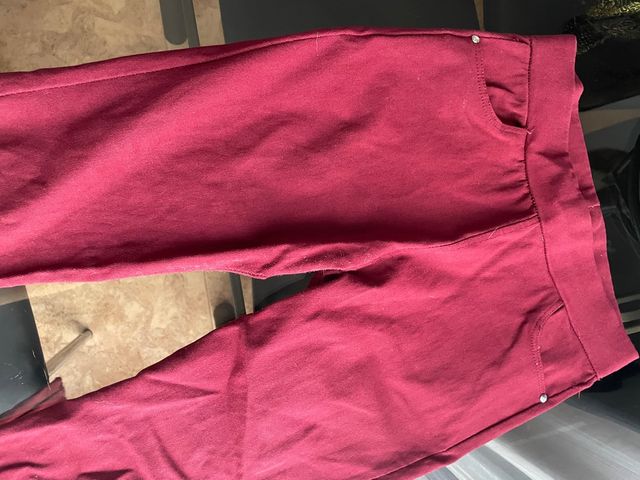 Vaquero elástico rojo