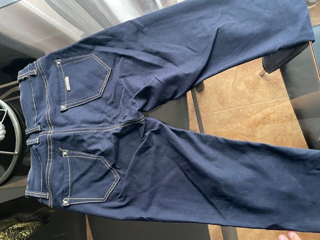 Vaquero elástico azul oscuro