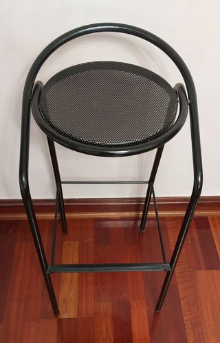 Taburete de diseño vintage de los años 90.