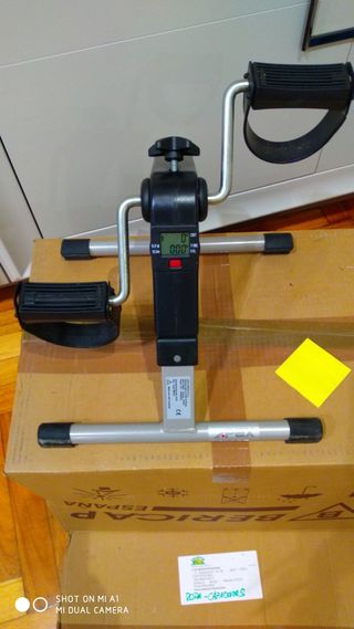 Pedalera para ejercitar las piernas .