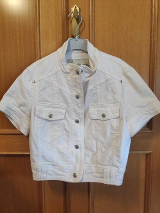 chaqueta blanca 