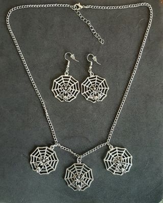 Conjunto pendientes y collar araña
